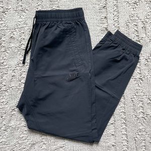 Nike woven pant